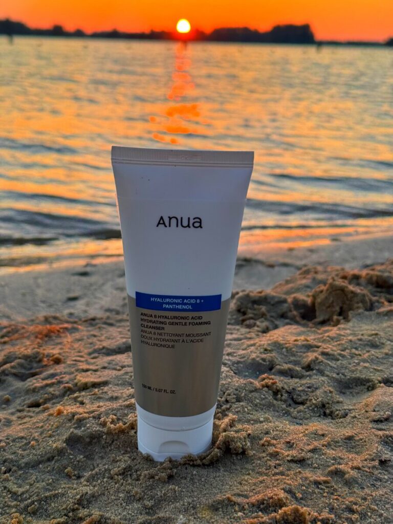 8 Hyaluronic Acid Hydrating Gentle Foaming Cleanser 150 ml